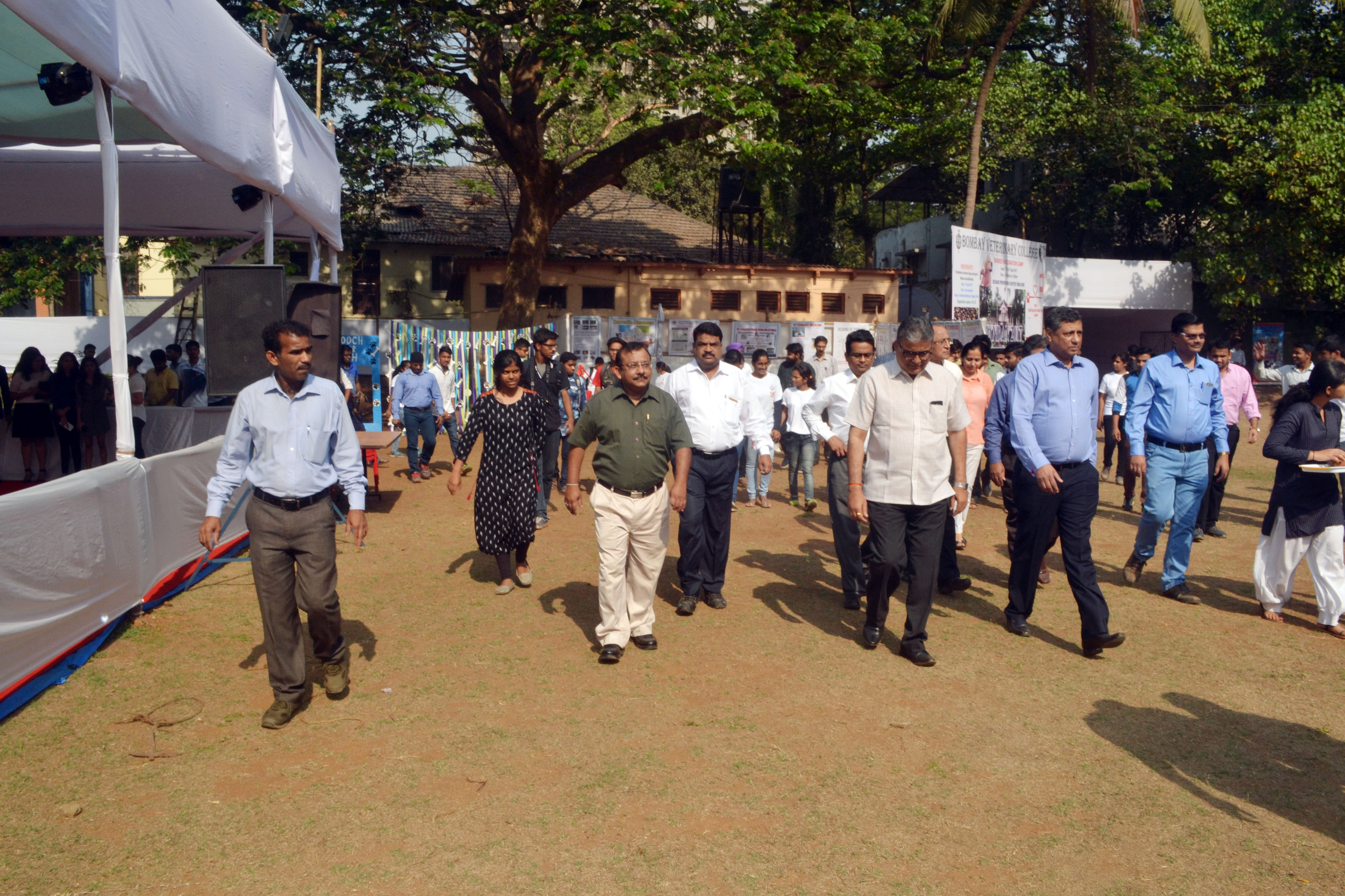 Visit Of Dignitories To Various Stalls During Dog Show 16 17
